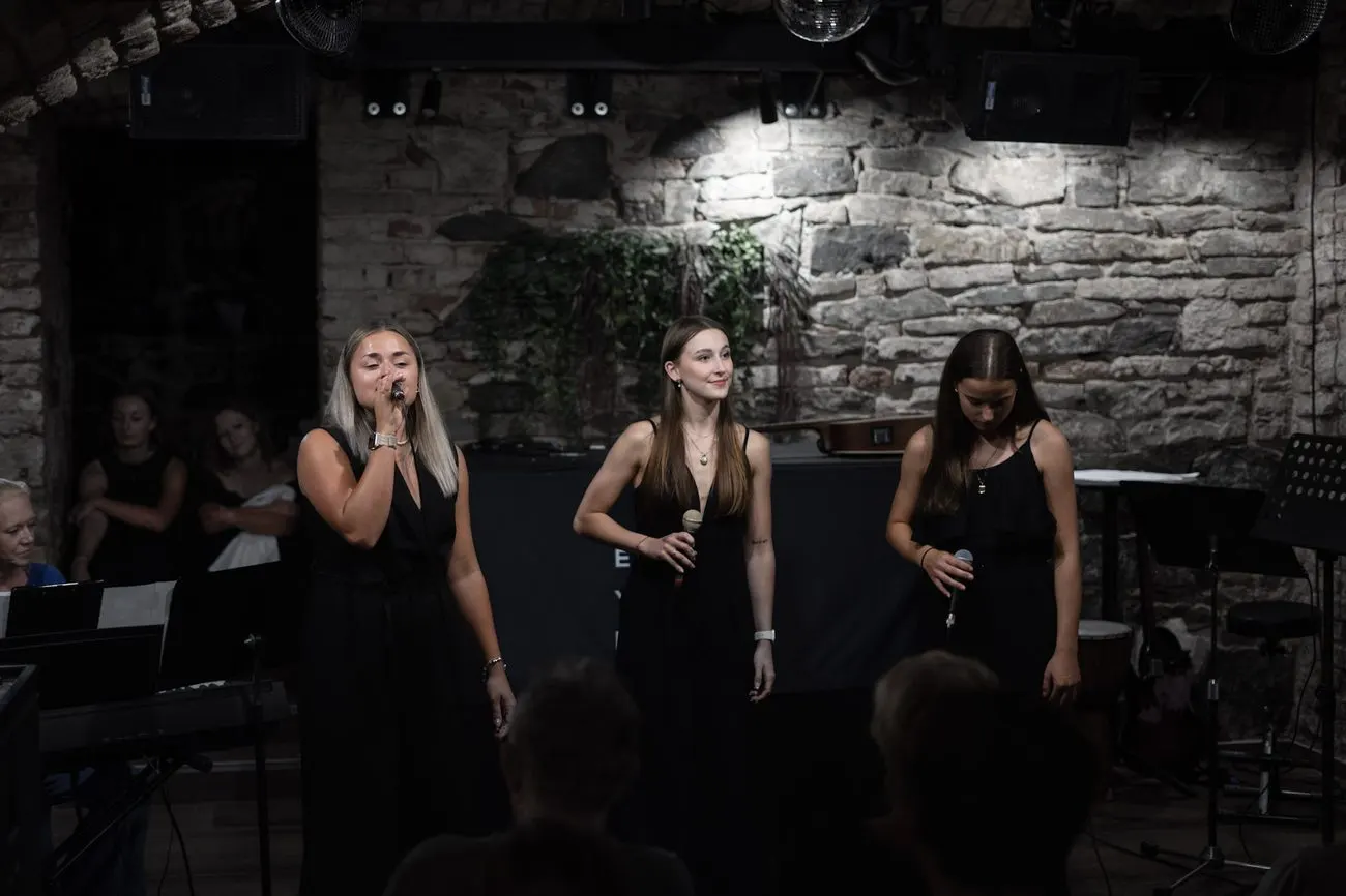 Večerní atmosféra akce v Everything Pardubice